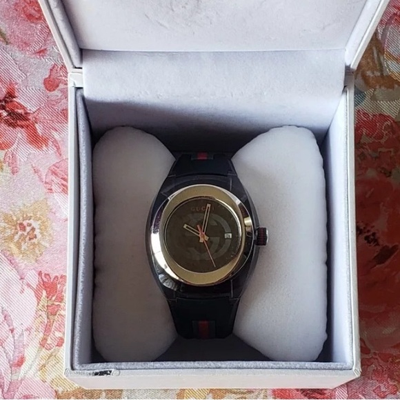 New Gucci Sync XXL 46mm YA137101 Black Rubber Band Black Dial Unisex Watch - Picture 7 of 8